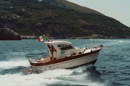 Hire Motorboat Jeranto 7,50 Positano
