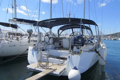 Hire Sailboat Jeanneau Jeanneau 54 - 4 + 1 cab. Punat