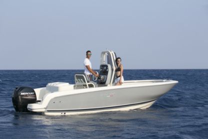 Location Bateau à moteur Invictus 200 Hx Saint-Pierre-d'Oléron