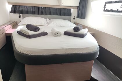 Hyra båt Katamaran Fountaine Pajot Lucia 40 with watermaker Pointe-à-Pitre