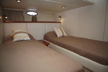 Hyra båt Motorbåt Sunseeker 47 Sunseeker 47 Glifada