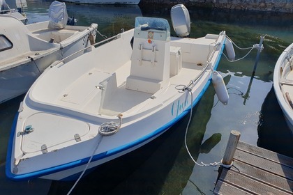Rental Motorboat Mistral Stip 4.80 open Sète