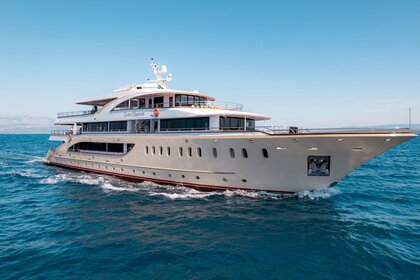 Charter Motor yacht Custom Made Queen Eleganza Split