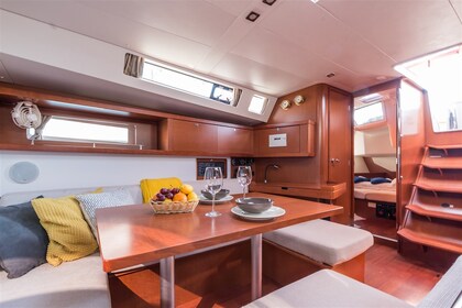 Hyra båt Segelbåt Bénéteau Oceanis 45 - 4 cab. Split