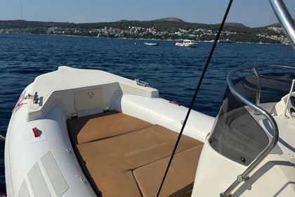 Hire Motorboat AQUAMAX AQUAMAX B23 F Hvar