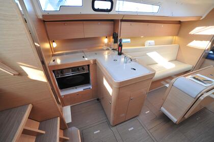 SORTIE VOILE A LA JOURNEE AUX ILES D'HYERES EN CO-NAVIGATION