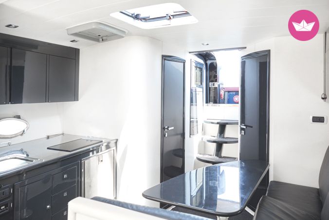 Motorboat Performance 1307  