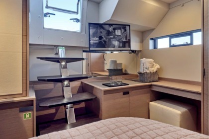 Majesty of Greece - Fountaine Pajot Power 67