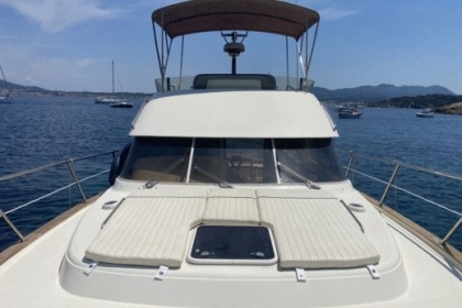 Vedette  luxueuse Fly bridge 12 m bi moteur