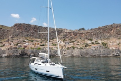 Hire Sailboat Dufour Dufour 430 Grand Large Lefkada