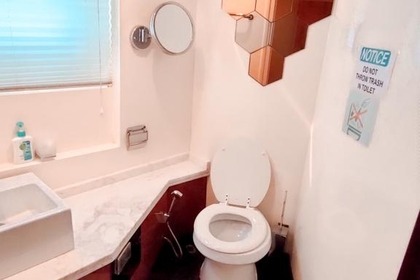 All inclusive charter in Dubai / 70ft Yacht Cruise from the Dubai Marina