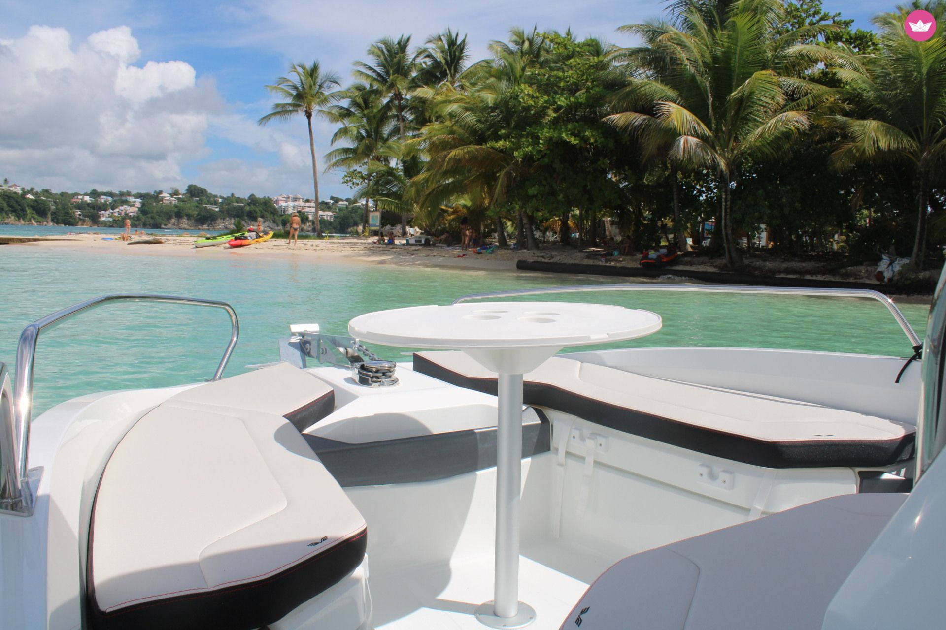 Bateau à moteur BENETEAU flyer 6.6 spacedeck 175cv 4