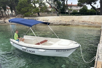 Small boat Adria 500 - NO licence obligatory