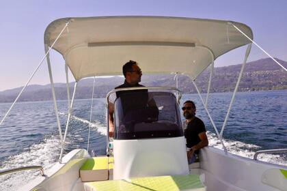 Hire Boat without licence  Trimarchi 53S Angera