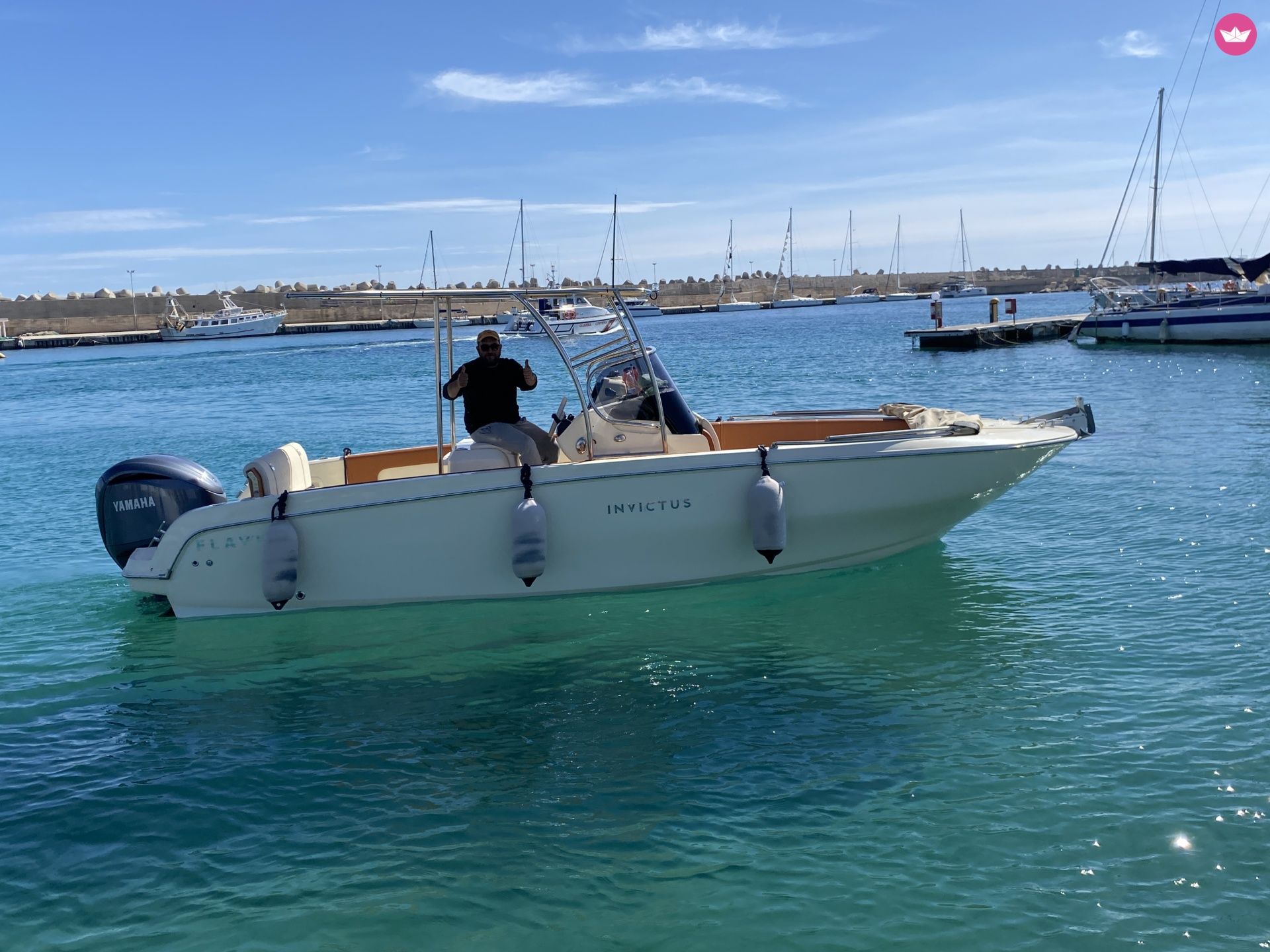 Bateau à moteur Aschenez INVICTUS FX 240 225cv 4