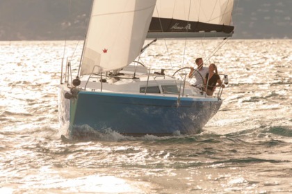 Aproveite a navegação neste veleiro de 9.62 metr