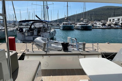 Hyra båt Katamaran LAGOON 40 Trogir