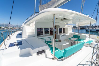 Hyra båt Katamaran Lagoon-Bénéteau Lagoon 450 F - 4 + 2 cab. Kaštel Gomilica