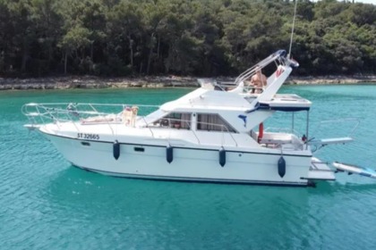 Charter Motorboat Fairline corniche 31 Propriano
