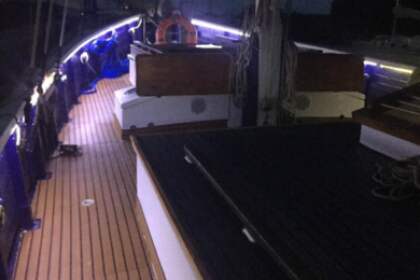 VOILIER DE CARACTERE