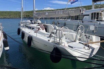 Hyra båt Segelbåt Italia Yachts Italia 9.98 Punat