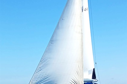 Escursione giornaliera in barca a vela a la maddalena