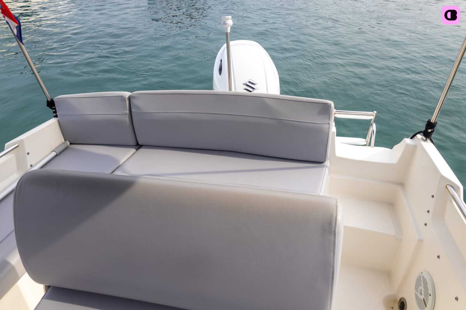 Bateau à moteur PRINCE 625 SUNDECK prince 200cv 6