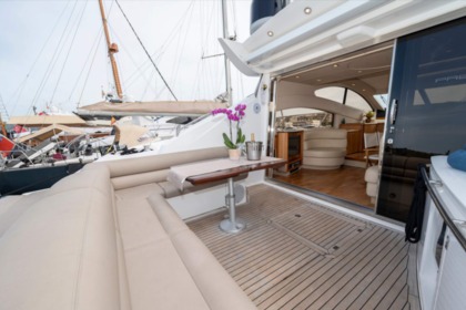 Sunseeker Predator 62