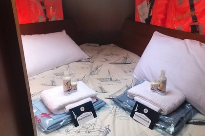 Comet 383 - Charternautica