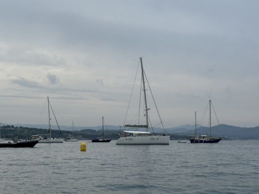 Marseille Catamaran Benneteau LAGOON 400 alt tag text