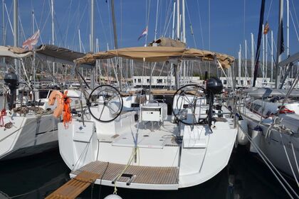 Ενοικίαση Ιστιοπλοϊκό σκάφος Jeanneau Sun Odyssey 519 - 5 + 1 cab. Τρογκίρ