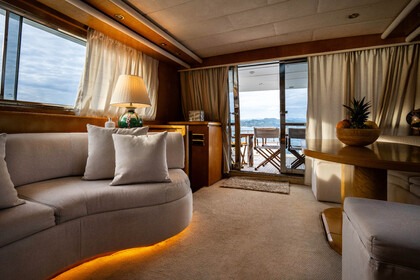 Luxury 22m Yacht with Crew – Cinque Terre & Portofino