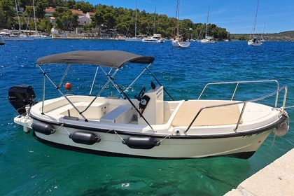 Charter Motorboat Betina 500 Open Brač