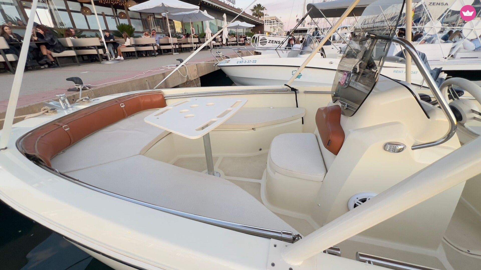 Bateau à moteur Invictus Fx190 115cv 5