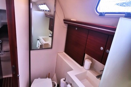 Velero Hanse 370 en Club Nàutic de Sant Antoni, Ibiza.