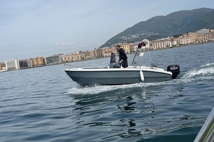Noleggio Barca senza patente  Revenger 19.10 . Castellammare di Stabia