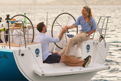 Passe férias inesquecíveis com este veleiro 315