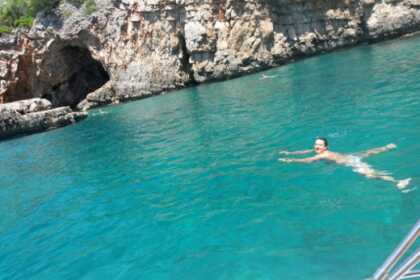 Cruise with captain on Brand New Baracuda 686