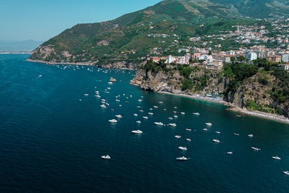 Exclusive Boat Tour: Capri & Amalfi from Castellammare or Sorrento