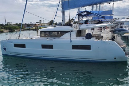 Hire Catamaran Lagoon-Bénéteau Lagoon 46 - 4 + 2 cab. Marsh Harbour