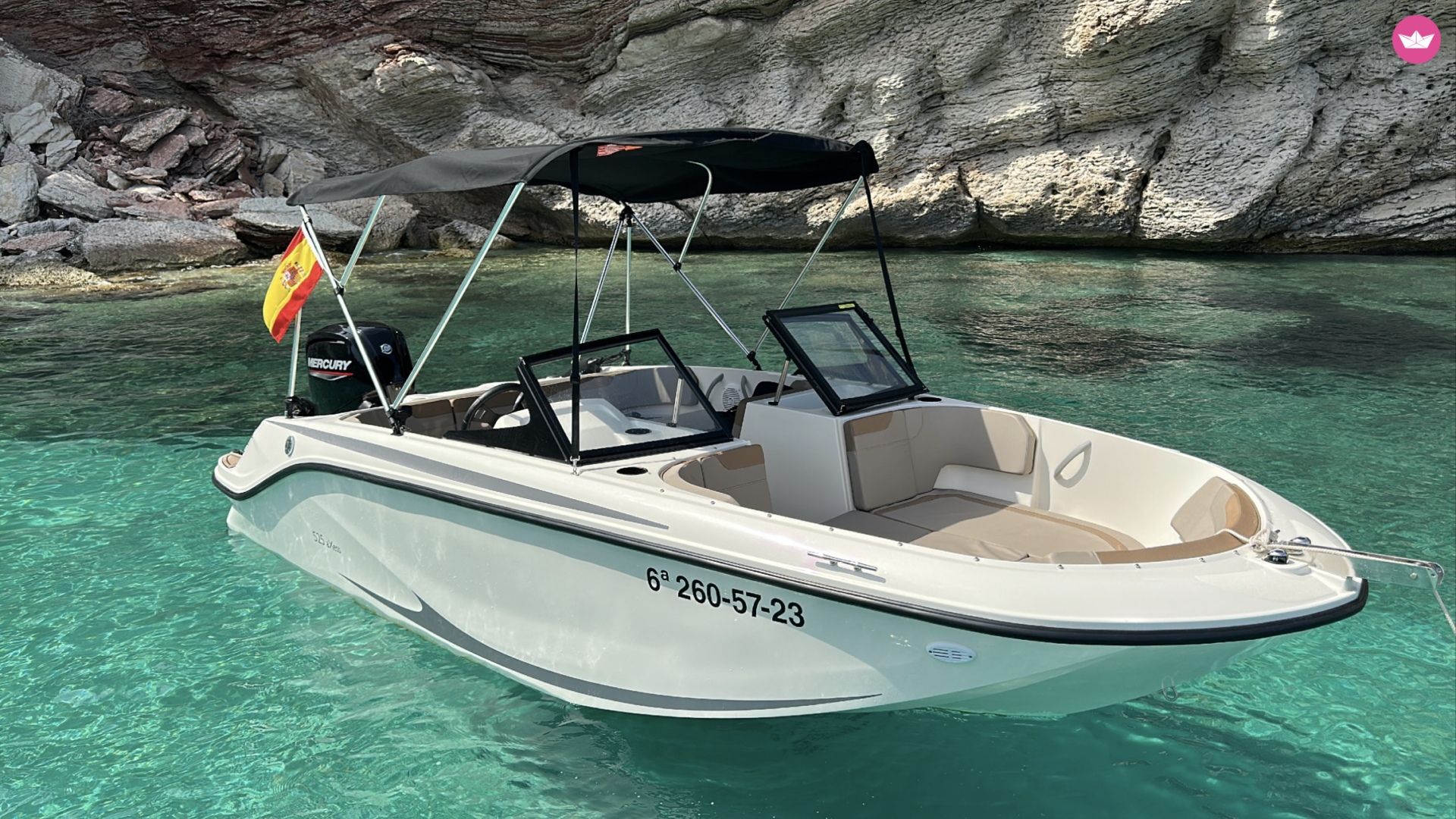 Bateau à moteur