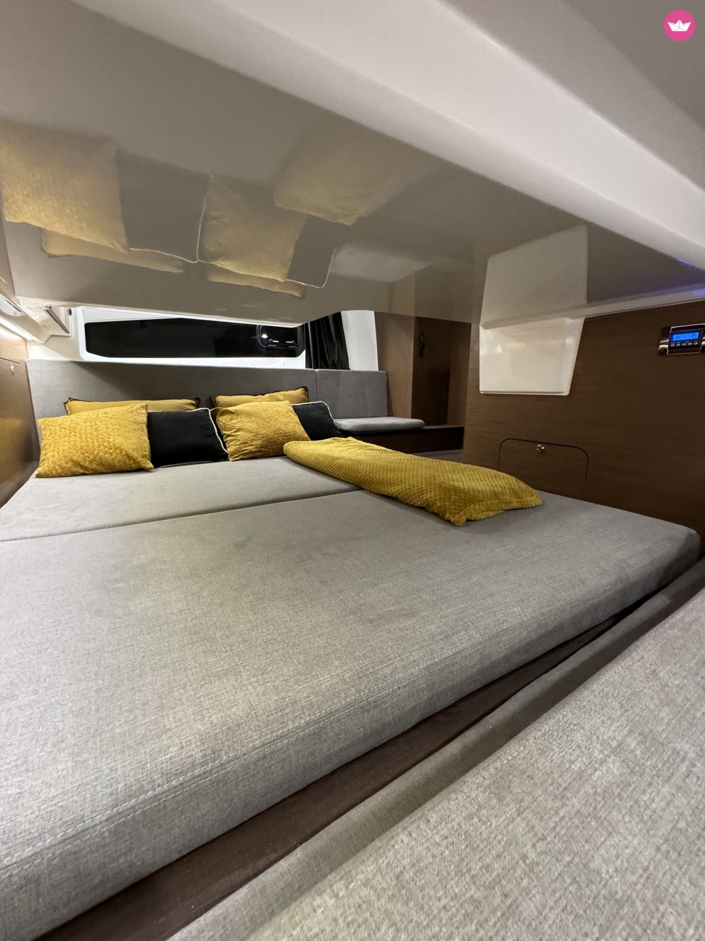 Alugar Beneteau Antares