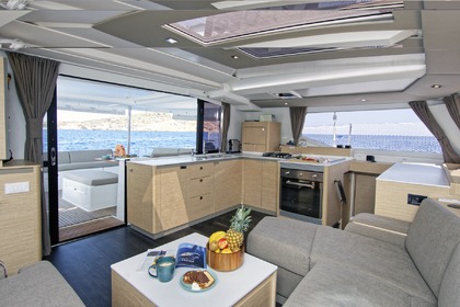 Helidoni Fountaine Pajot Tanna 47