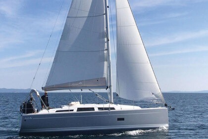 Verhuur Zeilboot 9 HANSE 348 (3D2C0P)-MA Hyères
