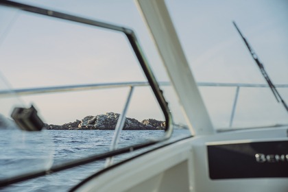 Beneteau Antares 8 in Cadaqués, Port Lligat