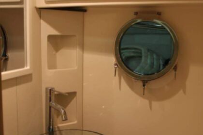 Passe férias inesquecíveis com este barco inflá