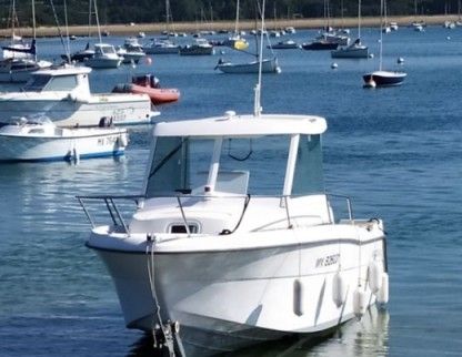 Location Bateau à moteur Beneteau Antares 600 Roscoff