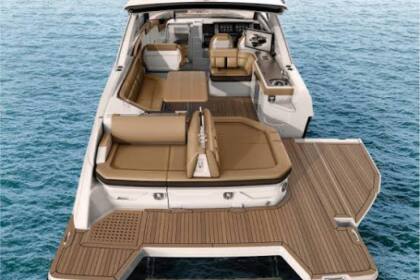 Hire Motorboat Sea Ray SLX 400 Puerto Vallarta