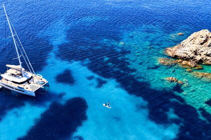 Hyra båt Katamaran Fountaine Pajot Alegria 67 Olbia