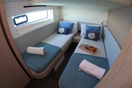 Alquila tu yate Azimut en Barcelona ¡Embárcate en este nuevo barco!